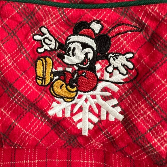Size medium oversized Disney Store plaid flannel sleep Shirt with Mickey Mouse - Picture 2 of 6